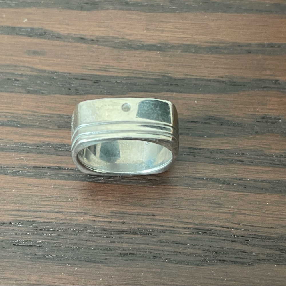 Elegant Silver Band Ring